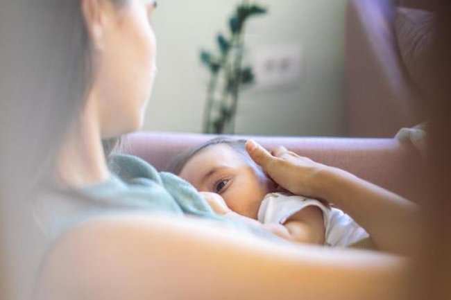 Efek Samping COVID-19 Membuat ASI Seret, Benarkah? Simak Faktanya