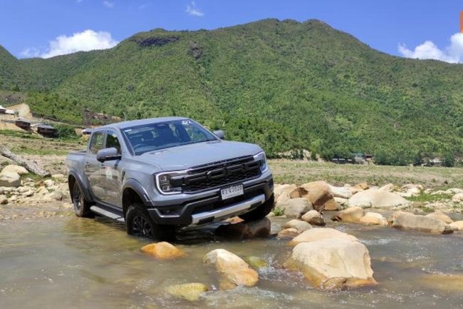 Membuktikan Keandalan Ford Ranger Raptor di Berbagai Medan