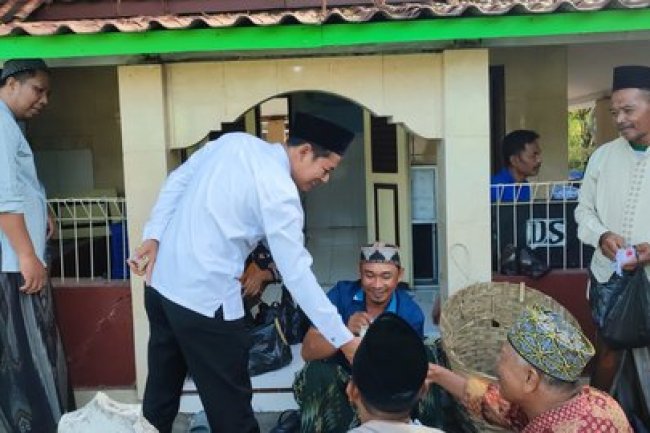 Kisah Kupat dan Lepet di Makam Sesepuh Sayyid Abdurrohman di Gresik