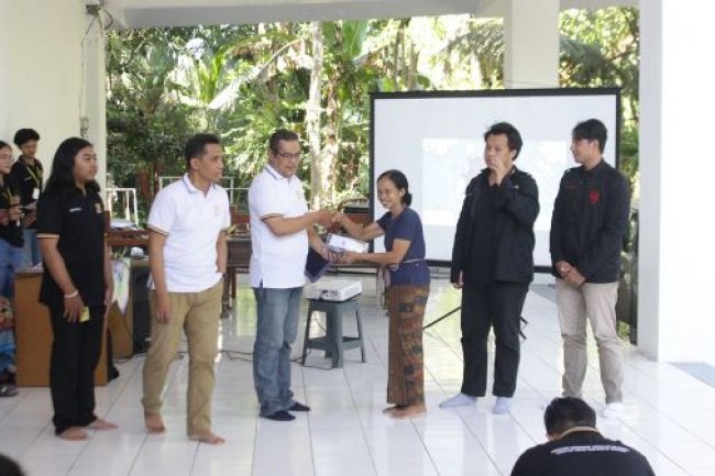 Rayakan 15th ITVersary, Himpunan Mahasiswa TI FT Unud Berbagi ke Panti Asuhan