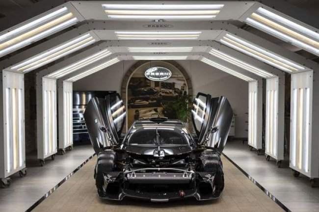 Koleksi Supercar Sheikh Jassim yang Diduga Resmi Beli MU