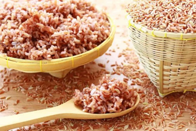 Efek Samping Makan Nasi Merah Berlebihan, Gak Jadi Sehat