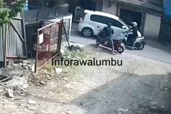 Pria ini Rela Lempar Motornya Buat Mengadang Pelaku Curanmor yang Kabur