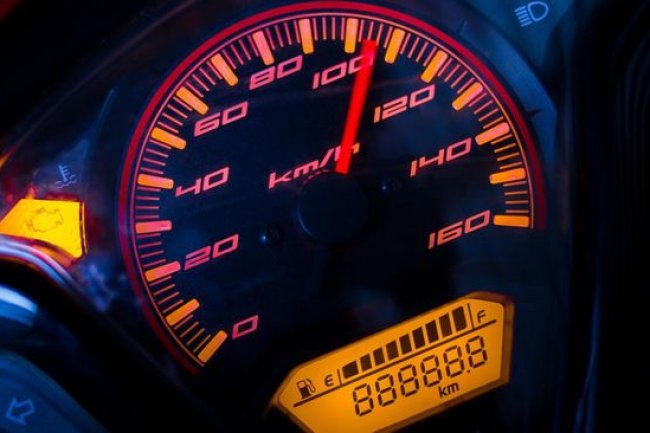 Apa Arti Oil Change pada Panel Indikator Sepeda Motor?