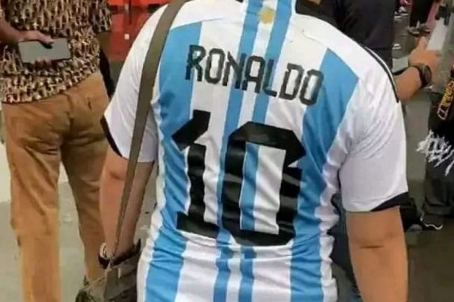 Viral Fans Indonesia Pakai Jersey Argentina dengan Nama Ronaldo, Jadi Ledekan Internasional: Alternative Universe