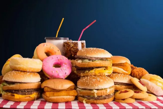 Dampak Buruk Konsumsi Junk Food Terlalu Sering bagi Kesehatan: Menyingkap Rahasia yang Tidak Sehat
