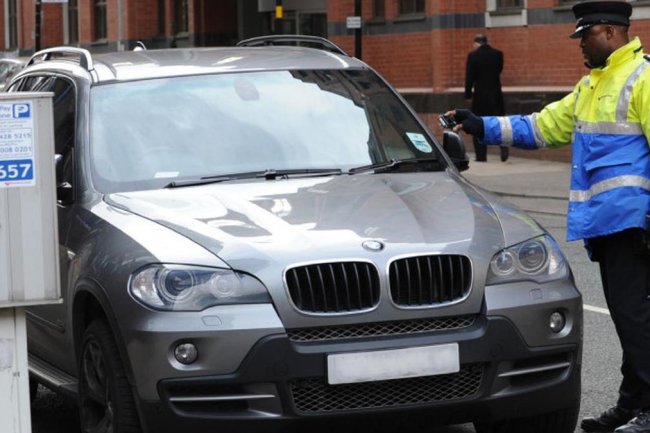 Biaya Parkir Mobil Bermesin Konvensional Bakal Dibuat Lebih Mahal Ketimbang Mobil Listrik