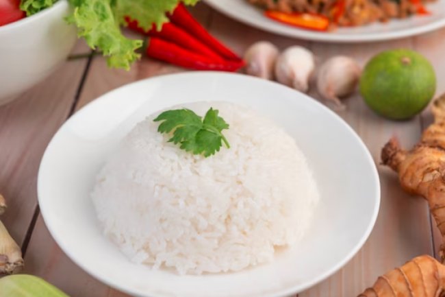 Ternyata Ada Aturannya, Ini 5 Tips Aman Konsumsi Nasi Putih untuk Penderita Diabetes!