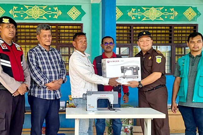 Kemensos Salurkan Bantuan ATENSI pada Korban Peristiwa