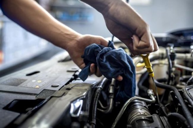 Cara Mencuci dan Membersihkan Ruang Mesin Mobil