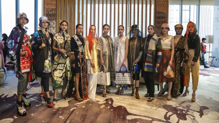 Spirit Para Pegiat Fesyen Lokal Promosikan Wastra Nusantara di Ajang Internasional
