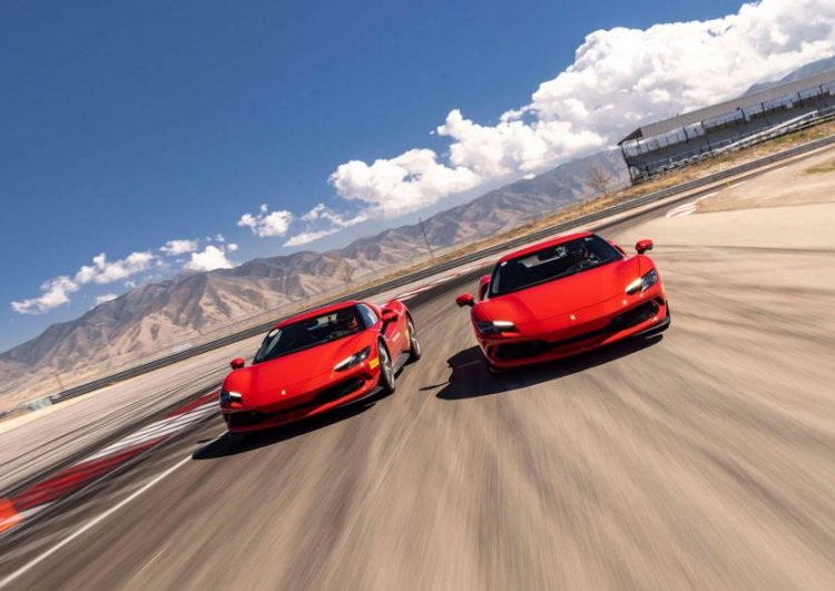 Ferrari tak Mau karena Produksi Mobil Listrik Laba Perusahaan Menyusut