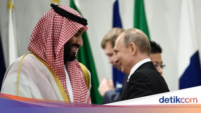 Putin Teleponan dengan Putra Mahkota Arab Saudi, Bahas Apa?