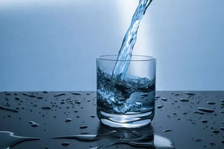 Minum Air yang Cukup Bisa Mempercepat Penyembuhan Batuk dan Pilek pada Anak