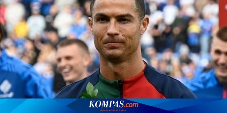 Ronaldo Masuk Guinness World Record: Cetak Gol lalu Foto dengan Bocah