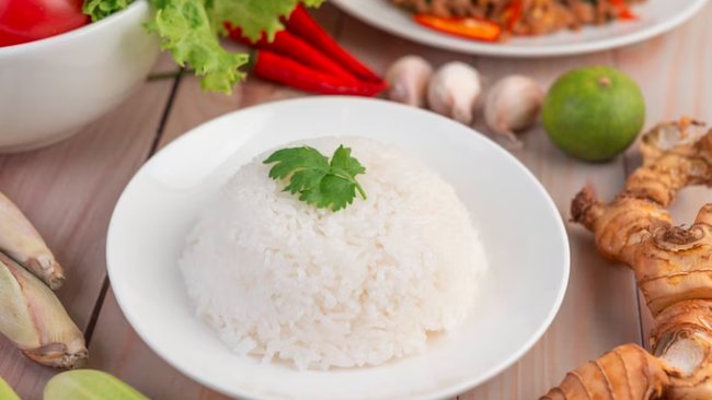 Ternyata Ada Aturannya, Ini 5 Tips Aman Konsumsi Nasi Putih untuk Penderita Diabetes!