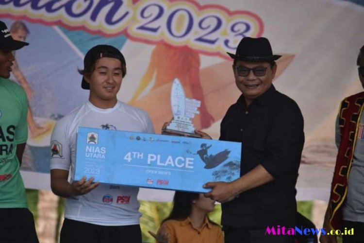 Sekda Nisbar Hadiri Penutupan Nias Utara Internasional Surfing 2023