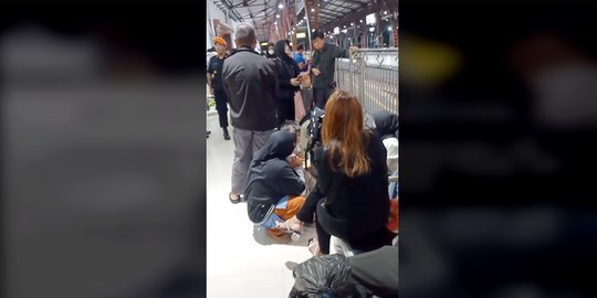 Viral Ibu Marahi Anak karena Terlambat Naik KA di Stasiun Purwokerto