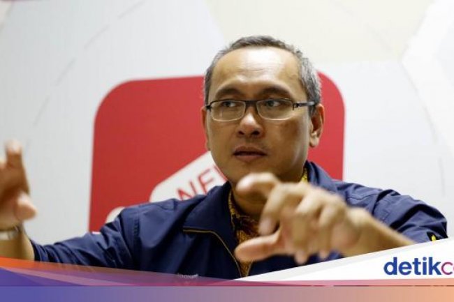 Profil Dirut Berdikari yang Dicopot Erick Thohir Buntut Pistolnya Meletus di Bandara