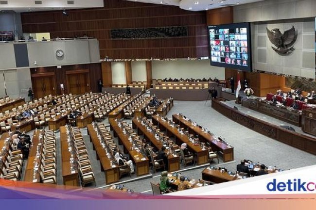 Pandemi Sudah Dicabut, Hanya 36 Anggota DPR Hadir Fisik di Paripurna