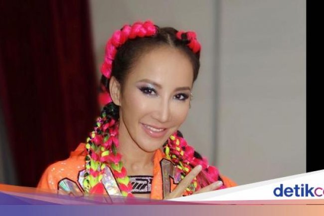 Coco Lee Sempat Dibawa ke RS, Alami Koma Sebelum Meninggal