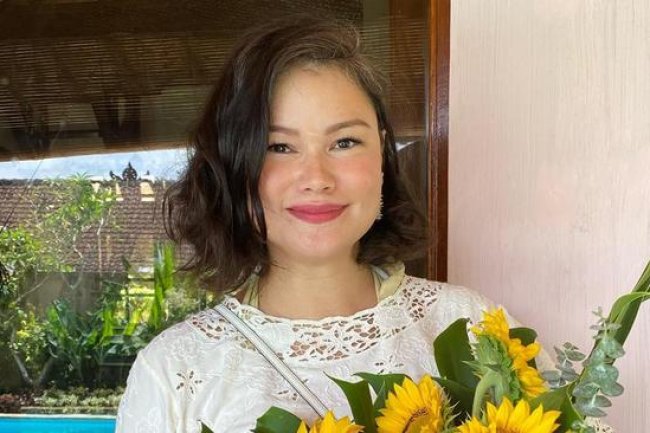 Kini Perdalam Agama, Ini 7 Potret Tracy Trinita Eks Supermodel Internasional