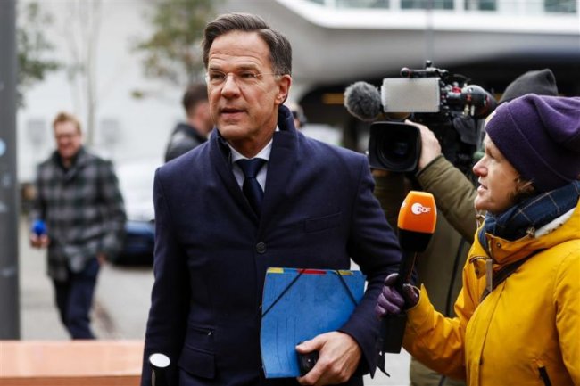 Pemerintahan Belanda Bubar karena Kebijakan Imigran