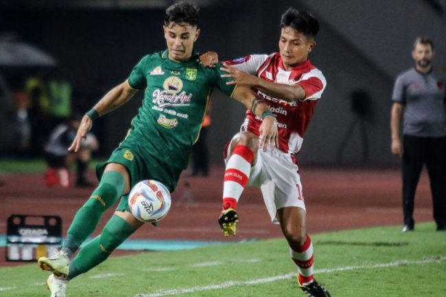 Wasit Banyak Bikin Kontroversi, Persebaya Minta Penggunaan VAR Dipercepat