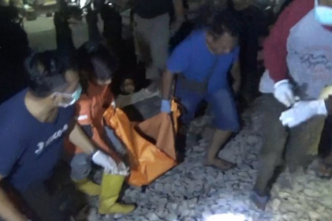 Pria Pengendara Motor di Jombang, Tertabrak Kereta Api Hingga Tubuhnya Hancur