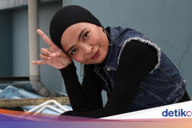 Muka Disebut Mirip Pembantu, Tantri Kotak Diduga Balas Sindiran Posan Tobing
