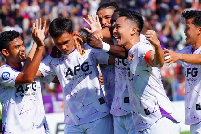 Stadion Brawjaya Ricuh, Suporter Arema FC Jadi Penyusup Di Kandang Persik