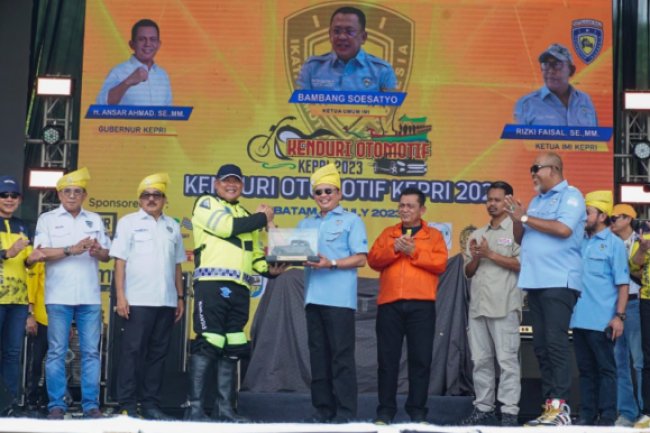 Ketua MPR Buka Event Kenduri Otomotif Kepri 2023