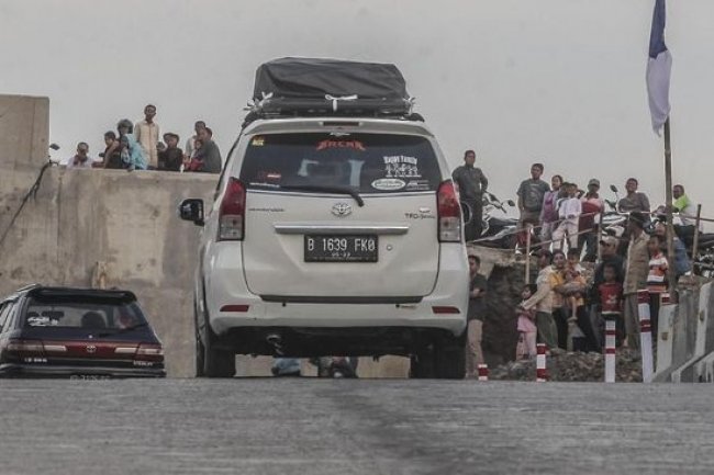 6 Cara Mengatasi Mobil yang Ngos-ngosan di Tanjakan