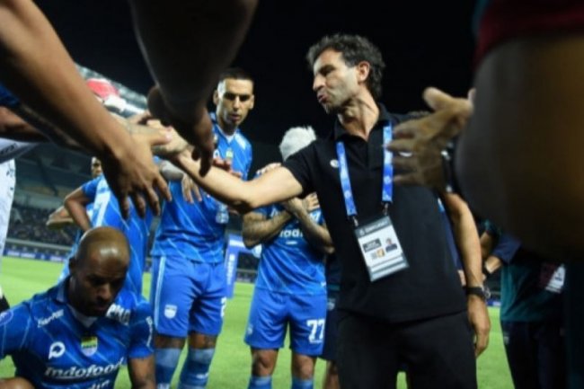 Bukan Park Hang-seo, Ini Dia Pelatih Korsel Yang Siap Jadi Pengganti Luis Milla Di Persib