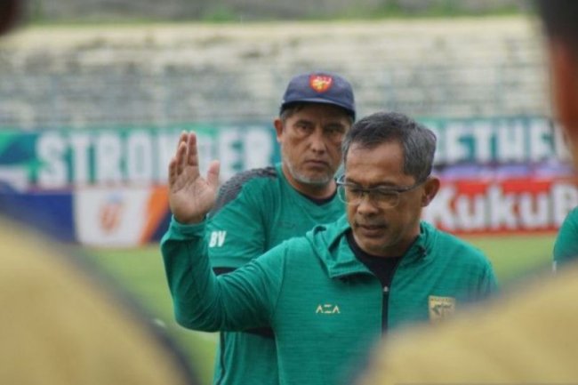 Baru Sekali Menang, Posisi Aji Santoso di Persebaya Bisa Jadi Tidak Aman, Sudah Tiga Pelatih Liga 1 Mundur