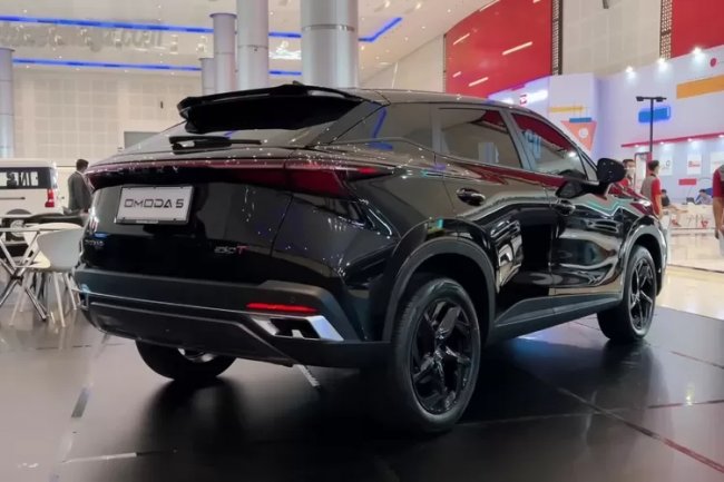 Chery Omoda 5 Tipe Terendah Justru Lebih Ganteng, Mesin Turbo tapi Seharga Avanza? Honda CRV Turbo Lewat
