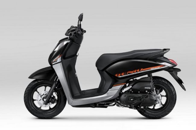 Honda Luncurkan Motor Matik Irit Rp19 Jutaan, Taksi Listrik Tesla Disebut Sensitif