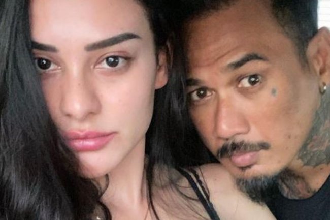 Jerinx SID Keplak Bokong Nora Alexandra Bagai Drum Panen Gunjingan