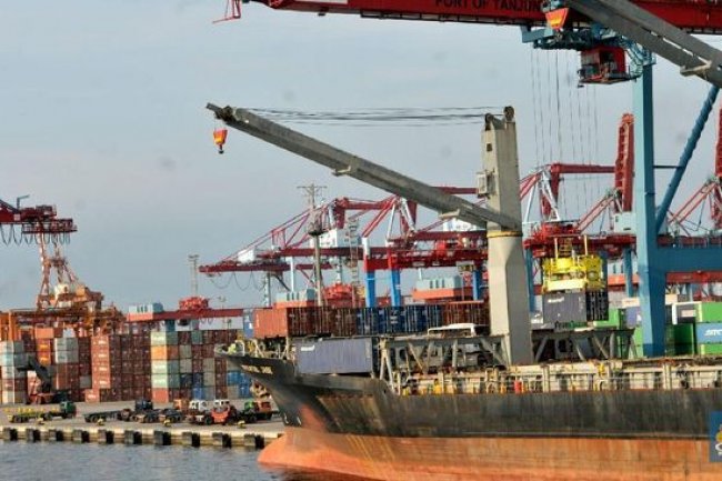 RI Nikmati Surplus Dagang 3 Tahun, Dolarnya Gak Berasa!