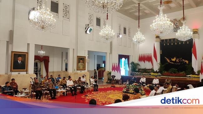 Jokowi Gelar Sidang Kabinet Paripurna, Prabowo hingga Firli Hadir