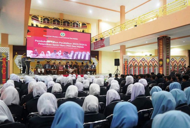 Foto: Kunjungan Mendag Zulhas ke Pesantren Modern Internasional Dea Malela Sumbawa