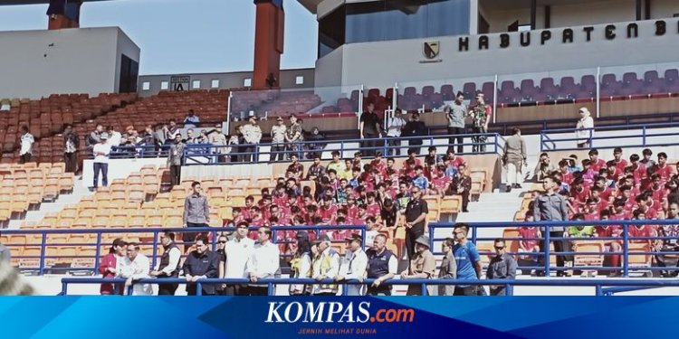 Kunjungi Stadion Si Jalak Harupat, Jokowi: Layak Digunakan Event Internasional