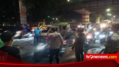 Polisi Pastikan Tidak Ada Korban Jiwa dalam Peristiwa Kebakaran Mobil di Jalan Tanjung Barat Jagakarsa