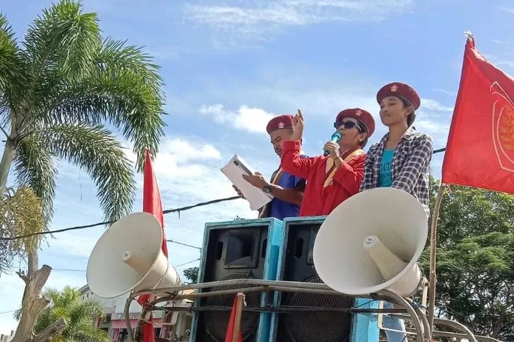 Lantik 4 Kades Bermasalah, PMKRI Kefamenanu Beri Kartu Merah dan Minta Bupati TTU Mundur Dari Jabatan