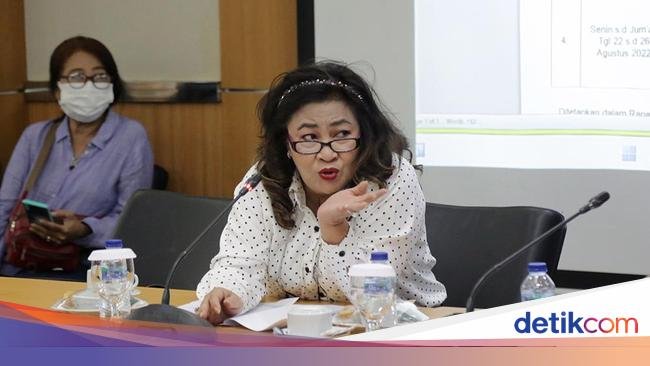 Profil Cinta Mega, Anggota DPRD DKI yang Dipecat gegara Main Slot