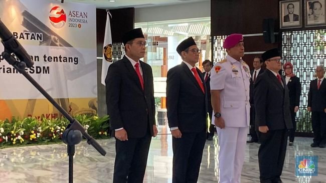Menteri ESDM Rombak Susunan Pejabat: Jenderal TNI Jadi Irjen!