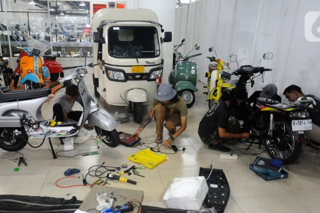 Pemerintah Genjot Target 1.000 Bengkel Konversi Motor Listrik Hingga 2024