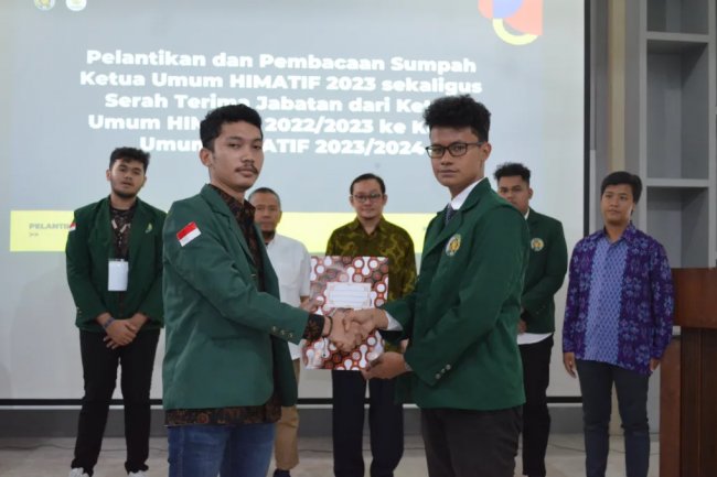 Pelantikan Himpunan Mahasiswa Teknologi Informasi (HIMATIF) Sukses Dilaksanakan
