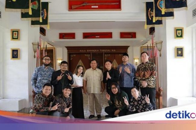 Prabowo Terima Influencer di Kemhan, Ada Bintang Emon hingga Coki Pardede