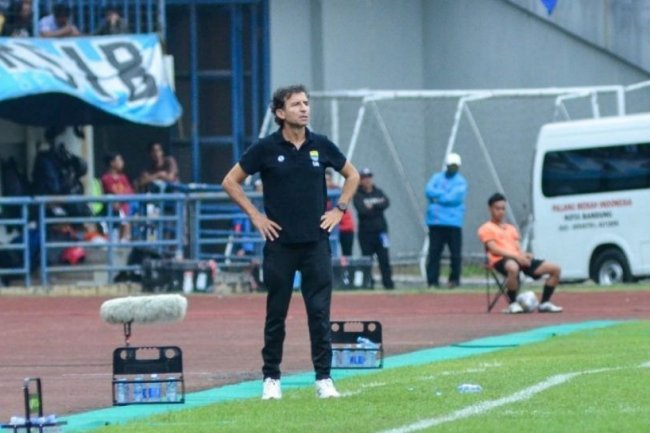 Aji Santoso Didepak Secara Halus, Luis Milla Resmi Jadi Pelatih Baru Persebaya, Benarkah?